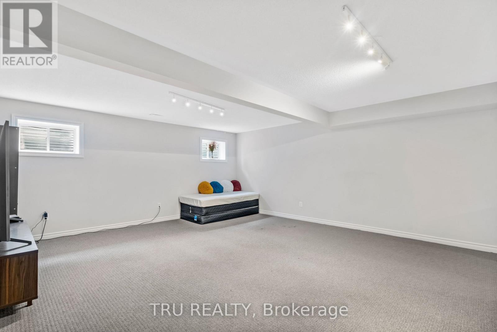 20 Coppermine Street, Ottawa, ON - Indoor