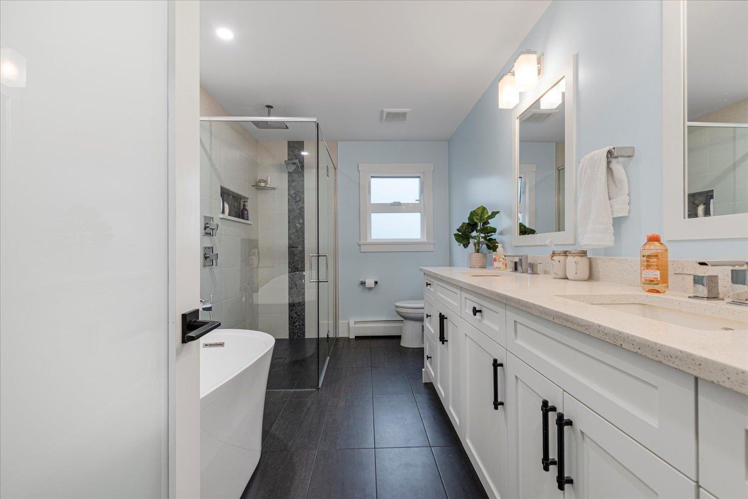 44465 Eena Drive|Sardis South, Sardis, BC - Indoor Photo Showing Bathroom