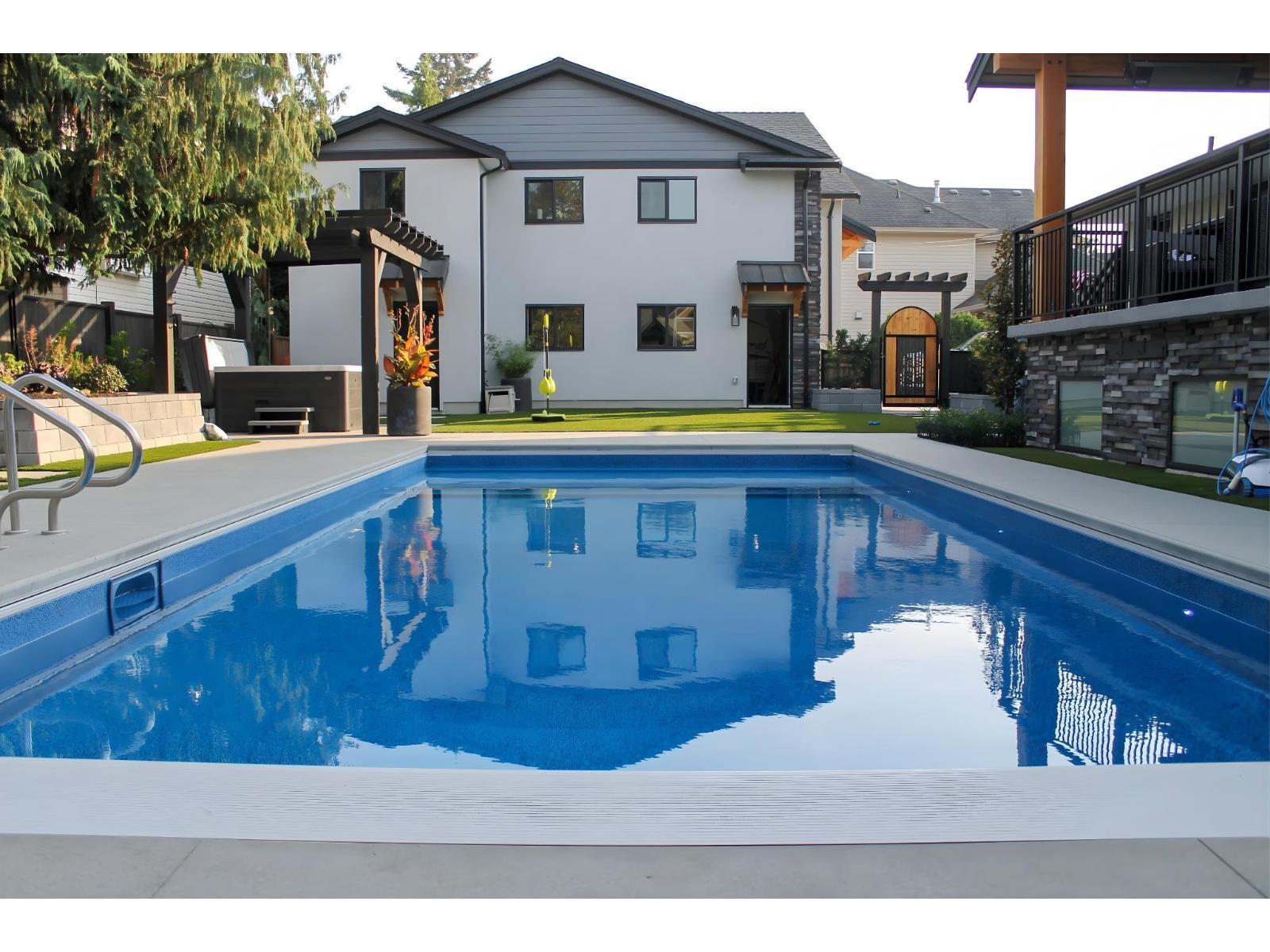 44465 Eena Drive|Sardis South, Sardis, BC - Outdoor With In Ground Pool