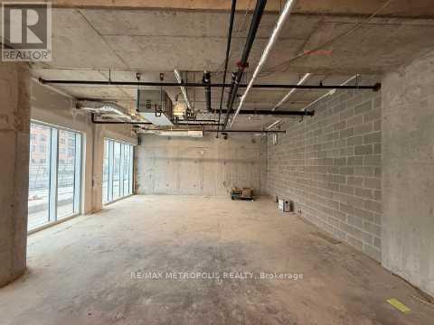 B6 - 715 Davis Drive, Newmarket, ON