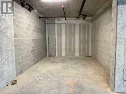 B6 - 715 Davis Drive, Newmarket, ON