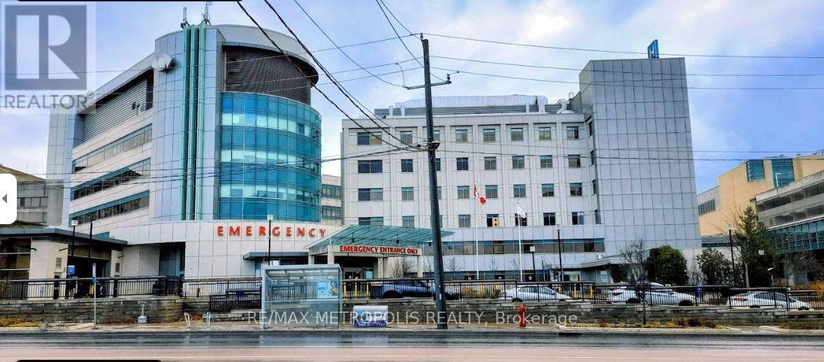 B6 - 715 Davis Drive, Newmarket, ON