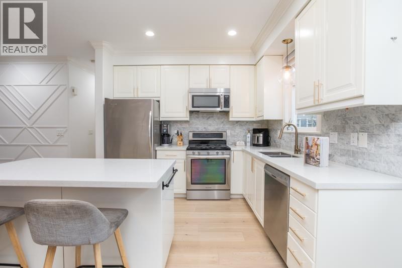 6 13160 Princess Street, Richmond, BC - Indoor Photo Showing Kitchen With Double Sink With Upgraded Kitchen