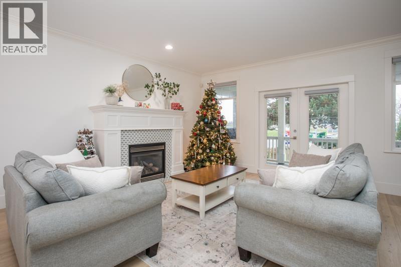 6 13160 Princess Street, Richmond, BC - Indoor Photo Showing Living Room With Fireplace