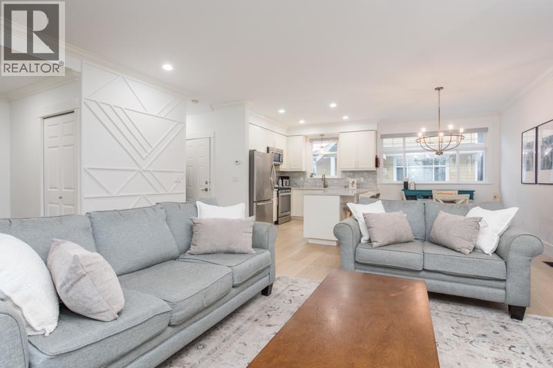 6 13160 Princess Street, Richmond, BC - Indoor Photo Showing Living Room