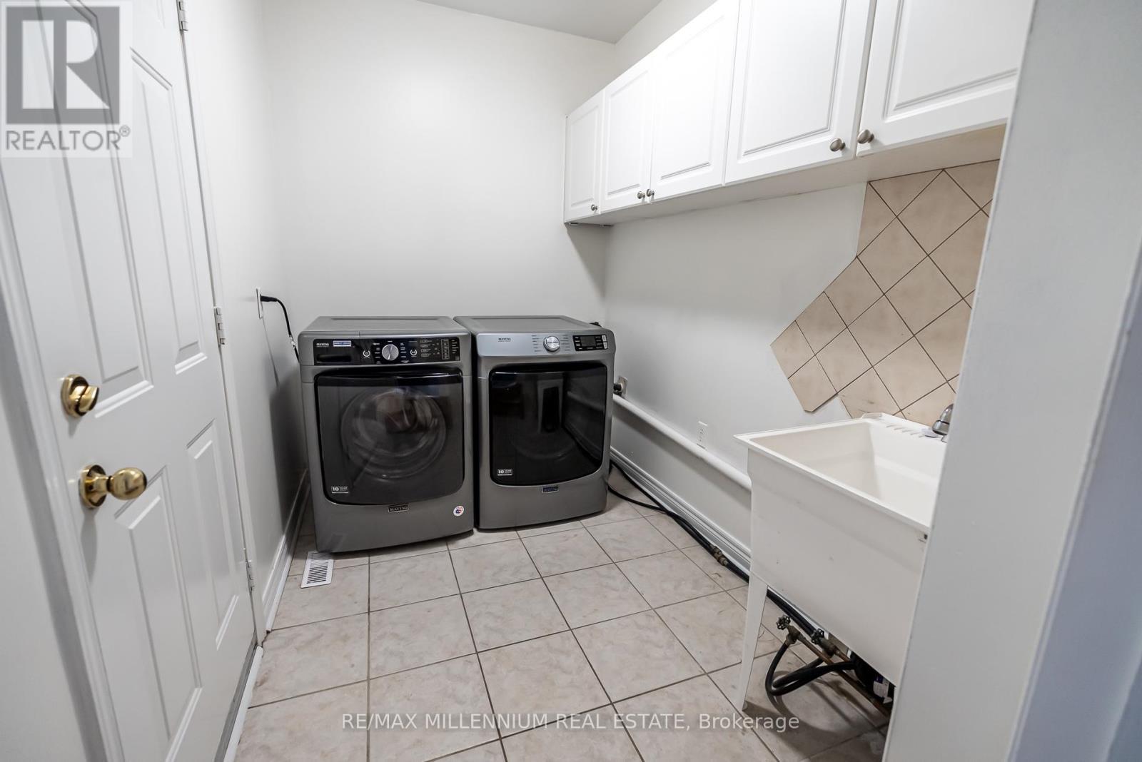 25 Bevan Crescent, Ajax, ON - Indoor Photo Showing Laundry Room