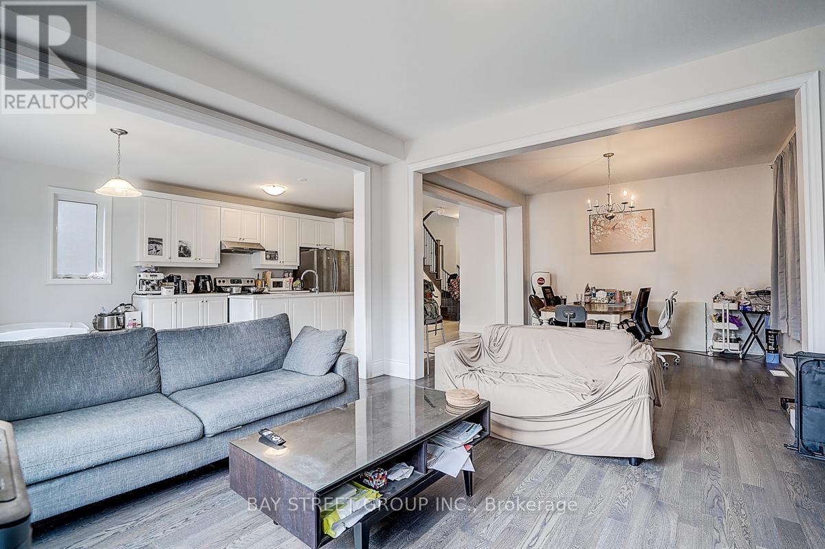 19 Nigh Drive, Markham, ON - Indoor Photo Showing Living Room
