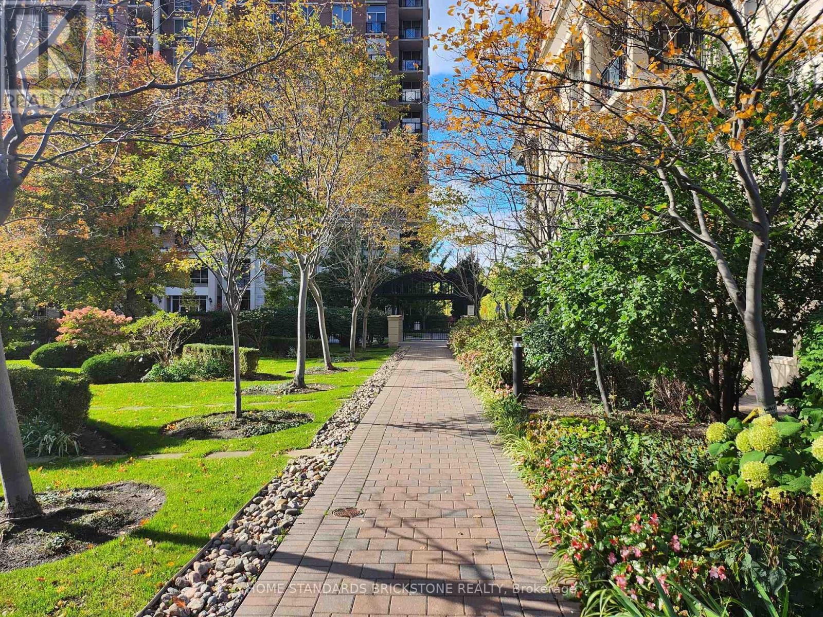 1106 - 1105 Leslie Street, Toronto, ON - Outdoor With View