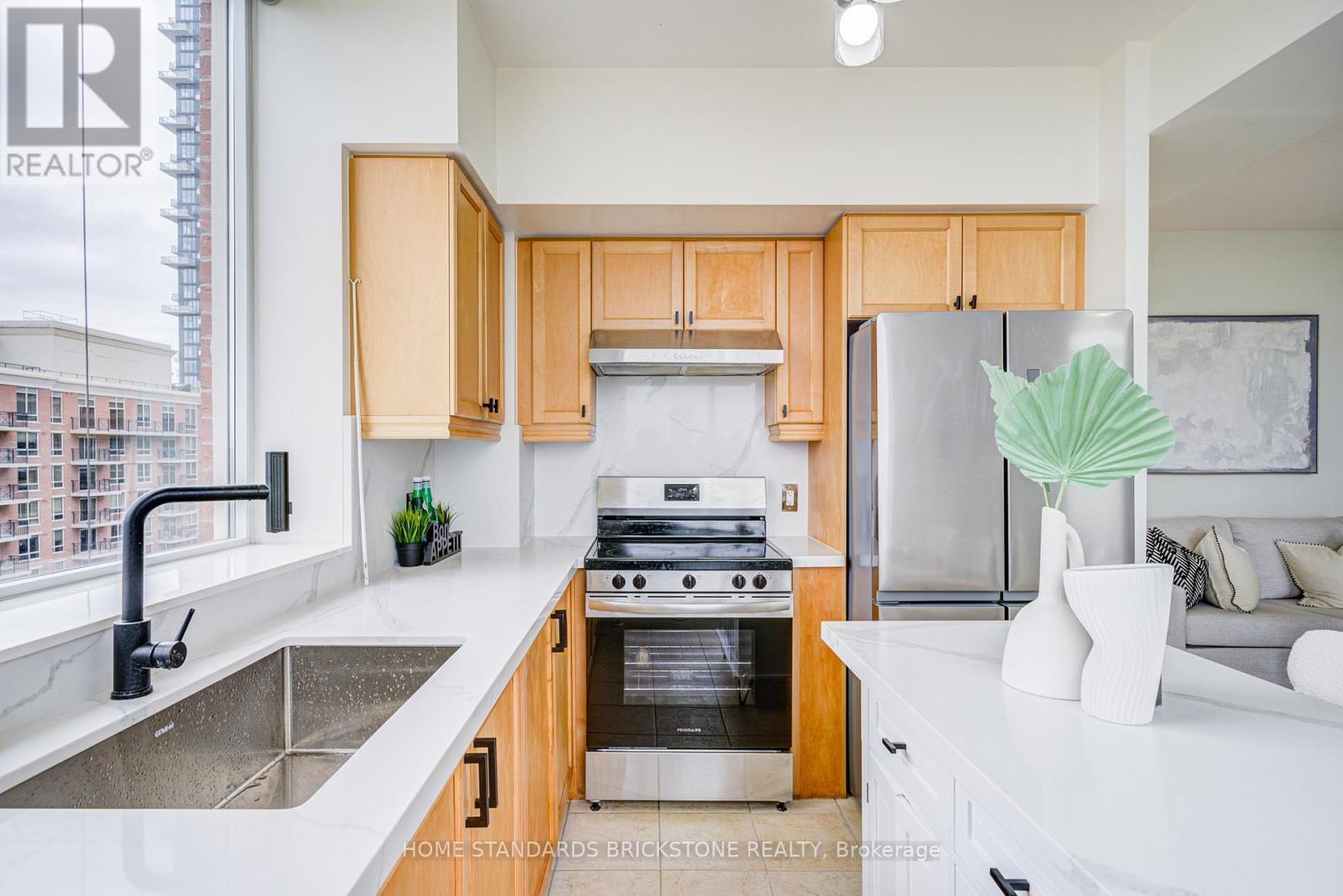 1106 - 1105 Leslie Street, Toronto, ON - Indoor Photo Showing Kitchen