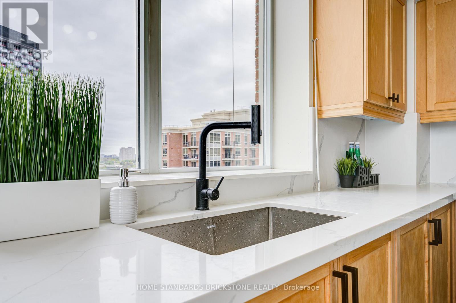 1106 - 1105 Leslie Street, Toronto, ON - Indoor Photo Showing Other Room