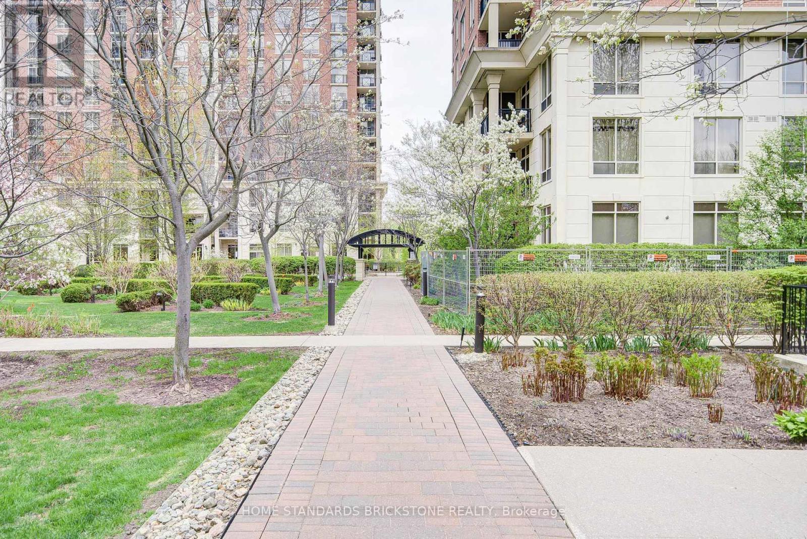 1106 - 1105 Leslie Street, Toronto, ON - Outdoor