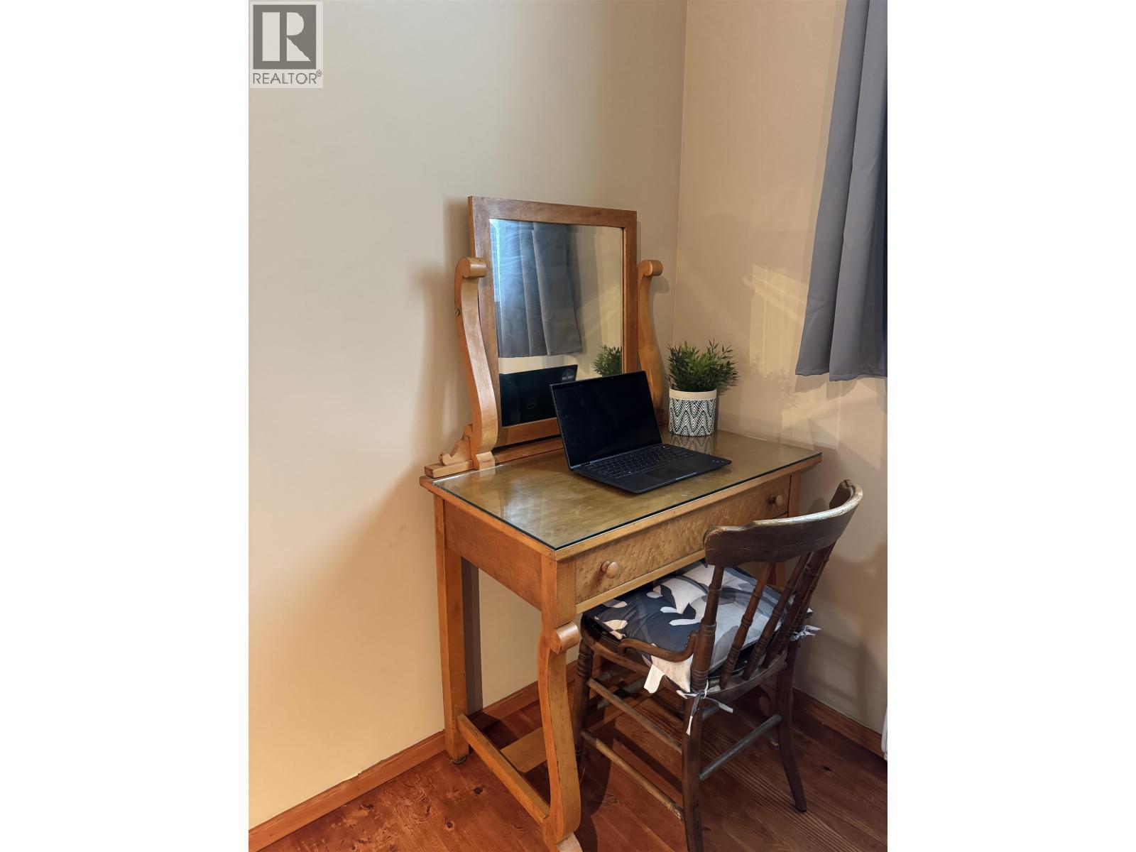 714 Charter Road, Mayne Island, BC - Indoor