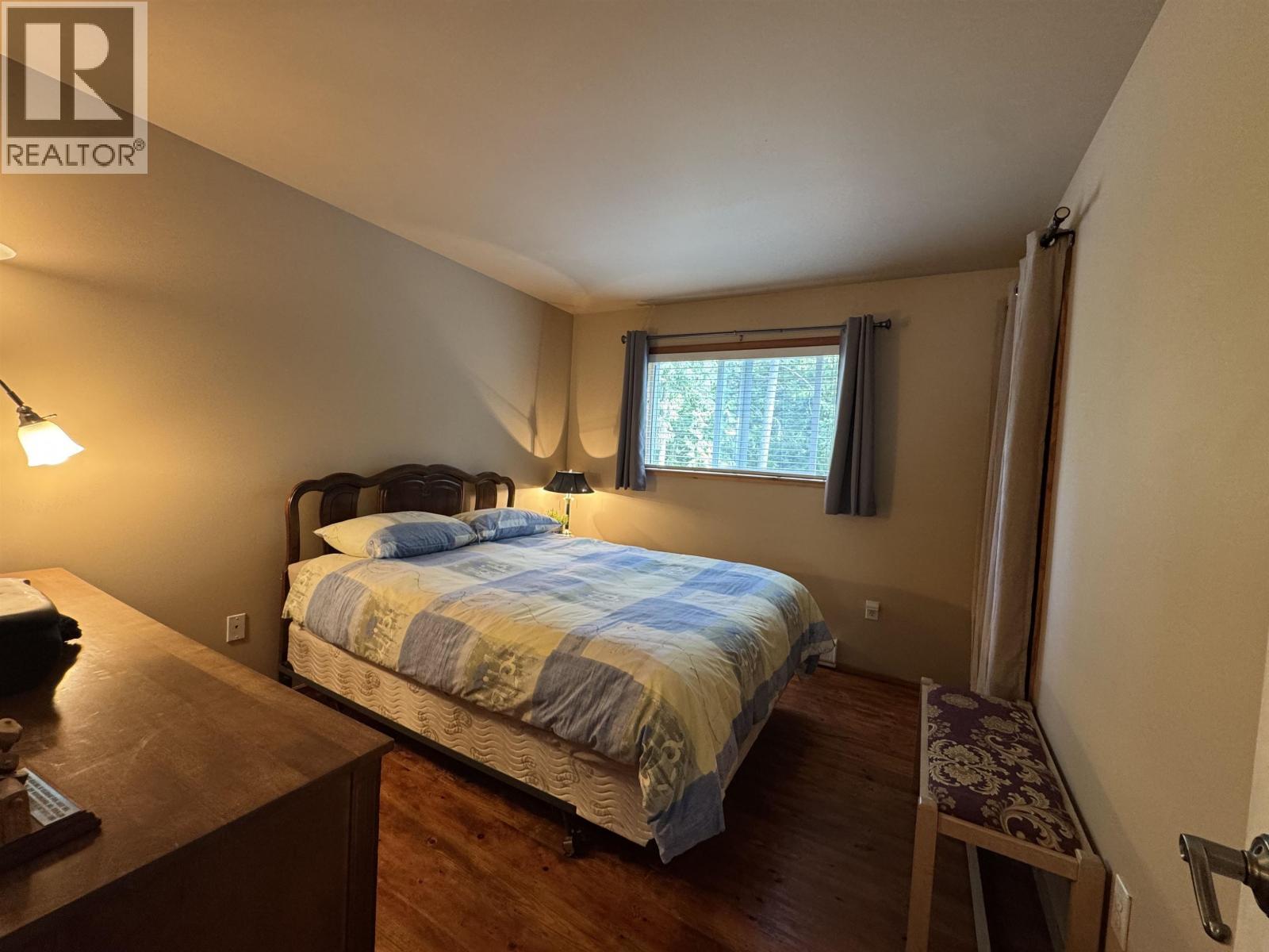 714 Charter Road, Mayne Island, BC - Indoor Photo Showing Bedroom