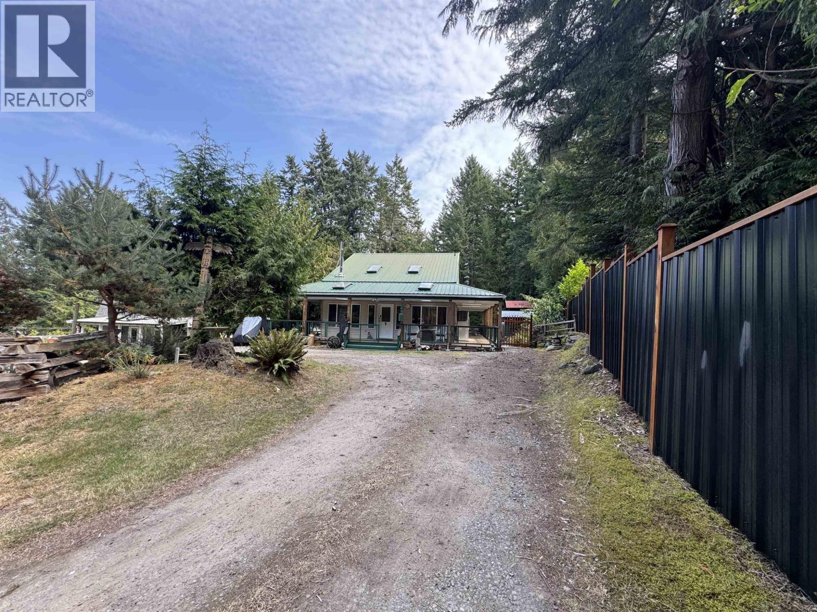 714 Charter Road, Mayne Island, BC - Outdoor With Deck Patio Veranda