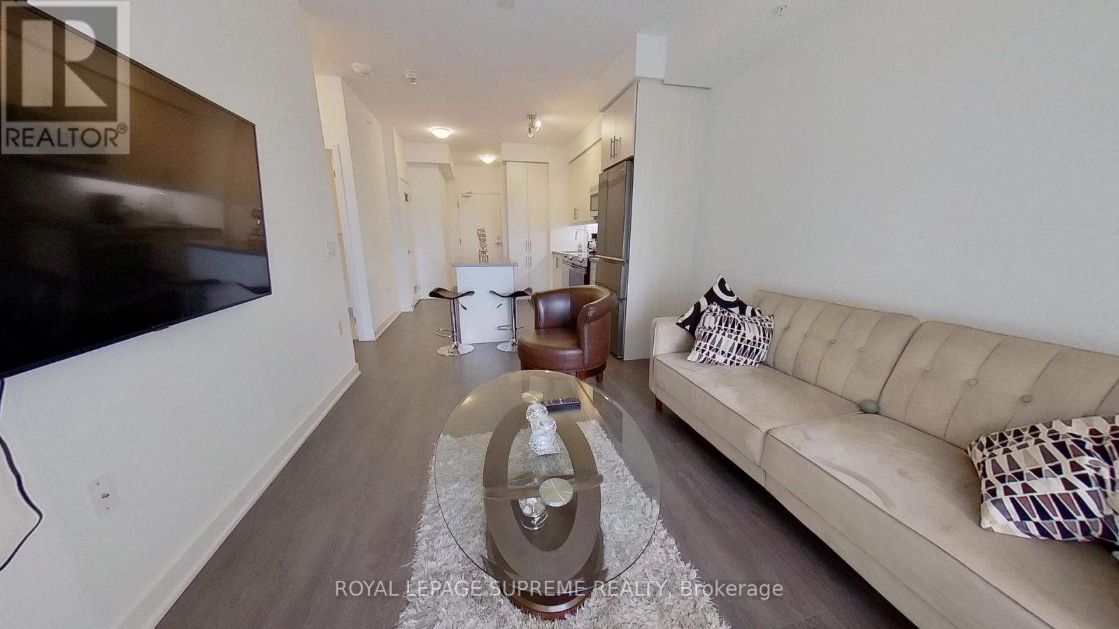 1402 - 75 Oneida Crescent, Richmond Hill, ON - Indoor Photo Showing Living Room