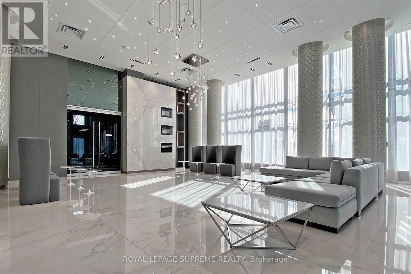 1402 - 75 Oneida Crescent, Richmond Hill, ON - Indoor