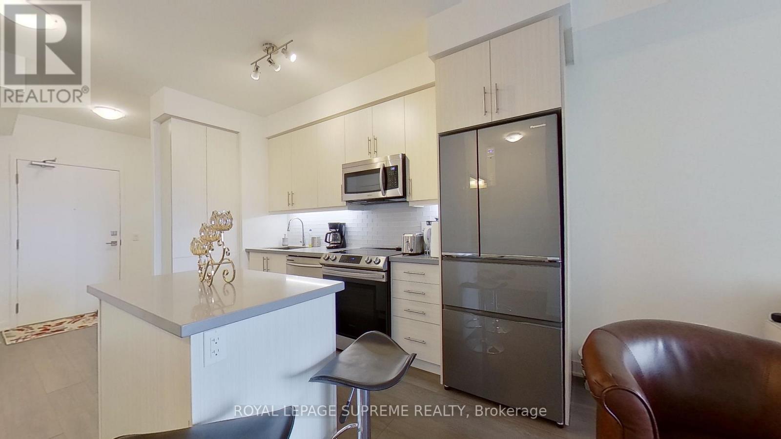 1402 - 75 Oneida Crescent, Richmond Hill, ON - Indoor Photo Showing Kitchen