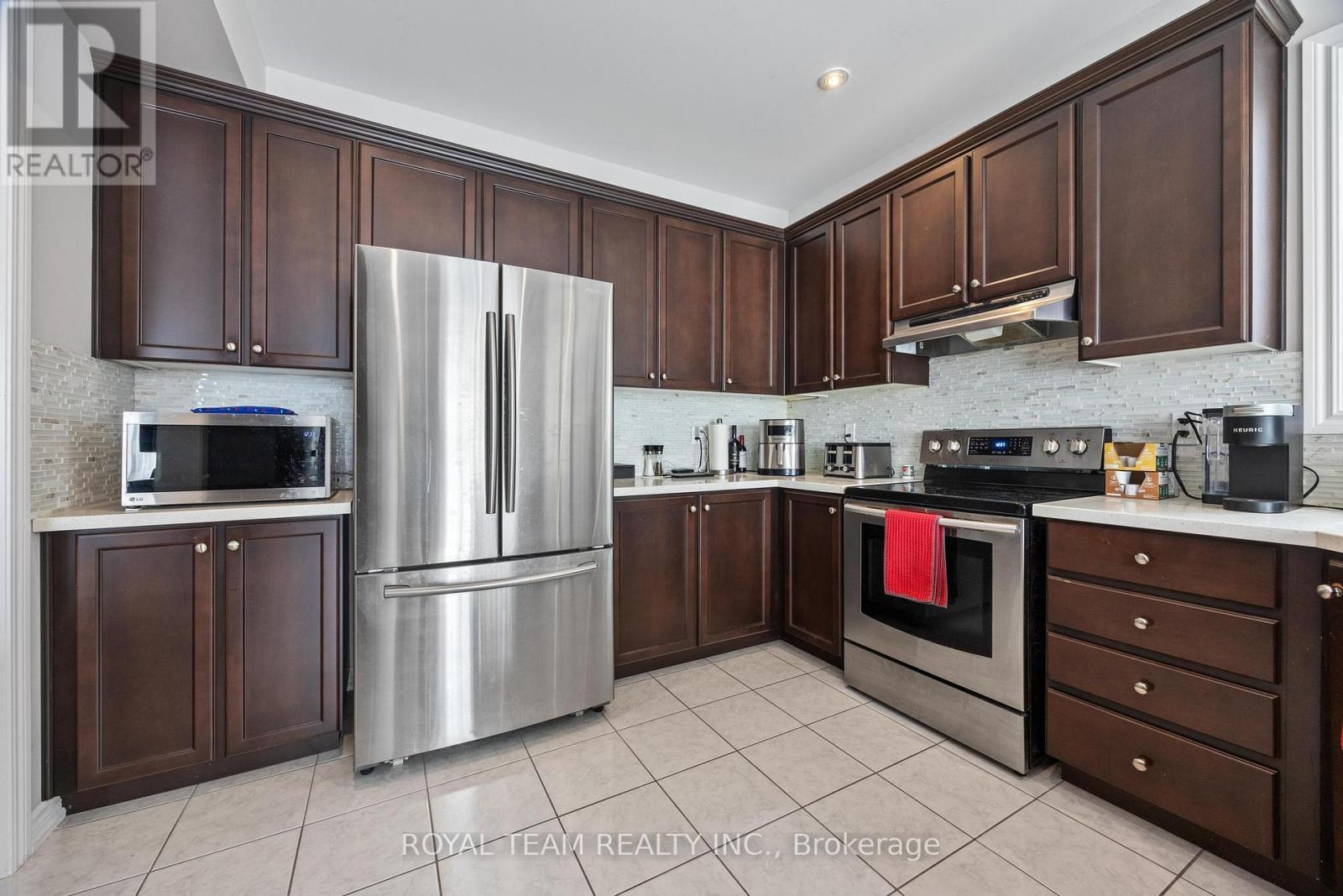 218 Richardson Crescent, Bradford West Gwillimbury, ON - Indoor Photo Showing Kitchen With Stainless Steel Kitchen