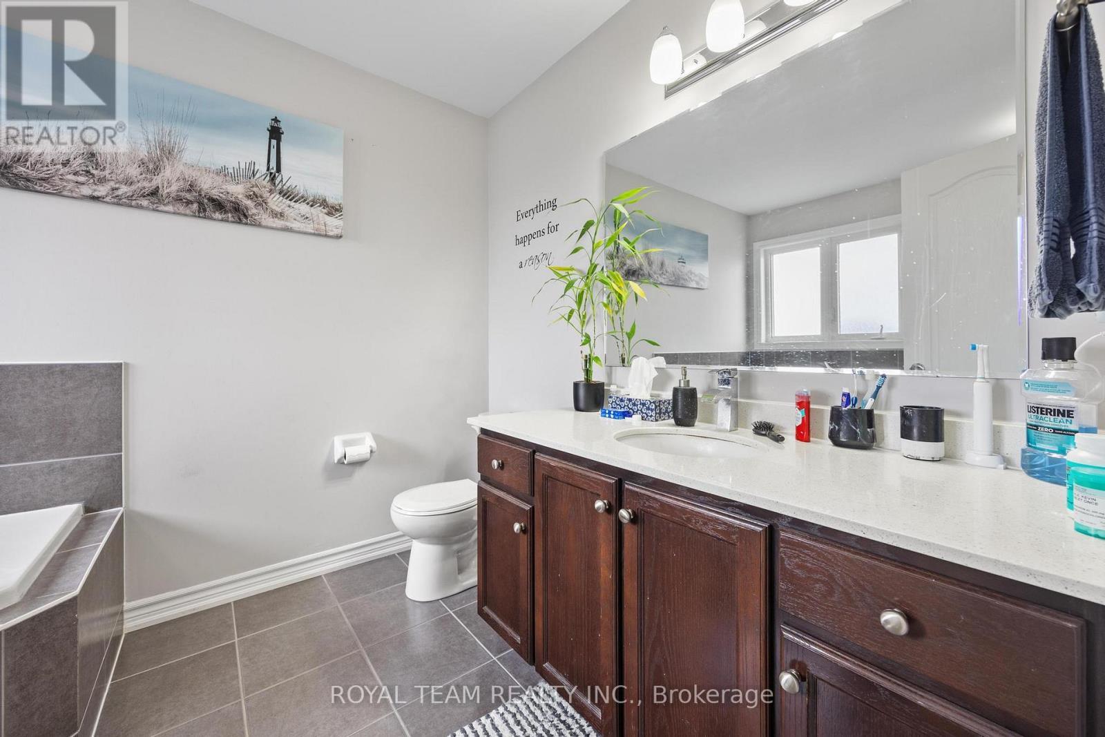 218 Richardson Crescent, Bradford West Gwillimbury, ON - Indoor Photo Showing Bathroom