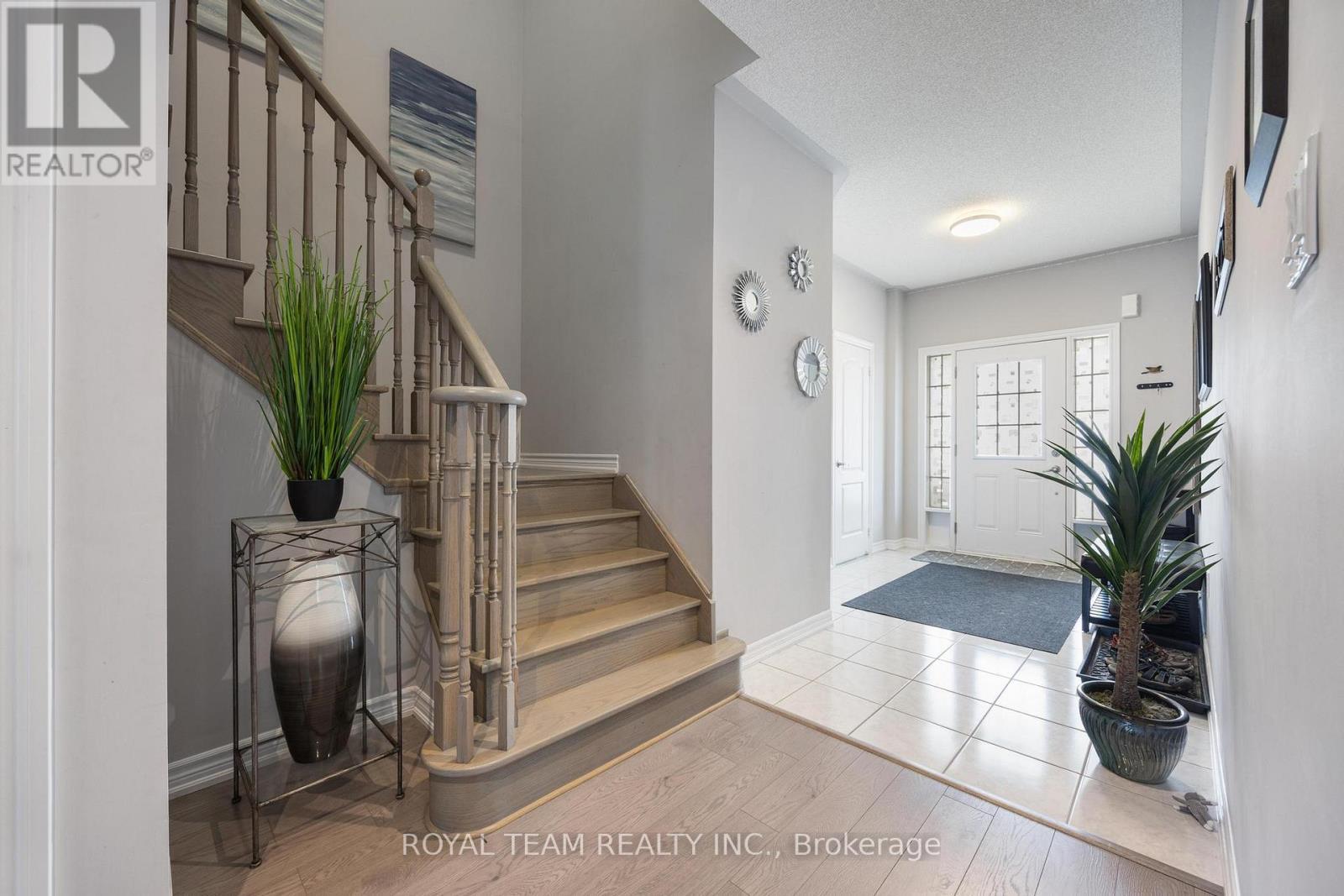 218 Richardson Crescent, Bradford West Gwillimbury, ON - Indoor Photo Showing Other Room