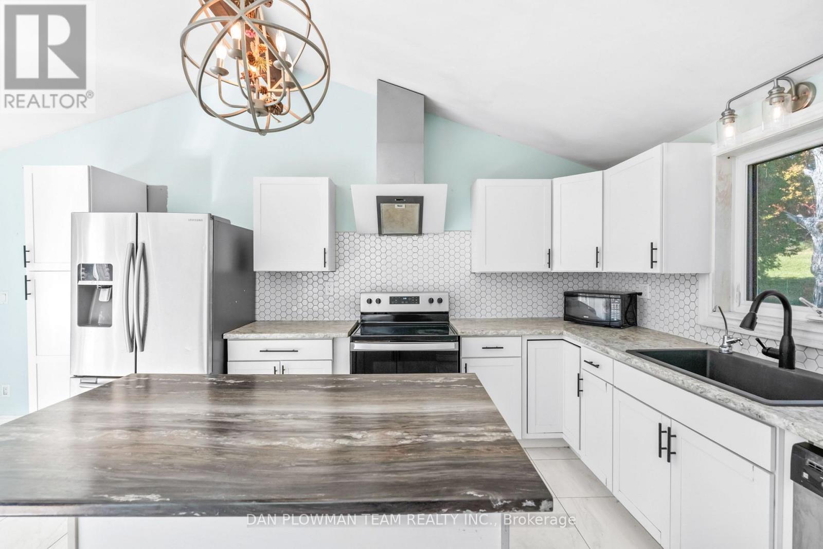 236 Rutherford Road, Alnwick/Haldimand, ON - Indoor Photo Showing Kitchen With Upgraded Kitchen