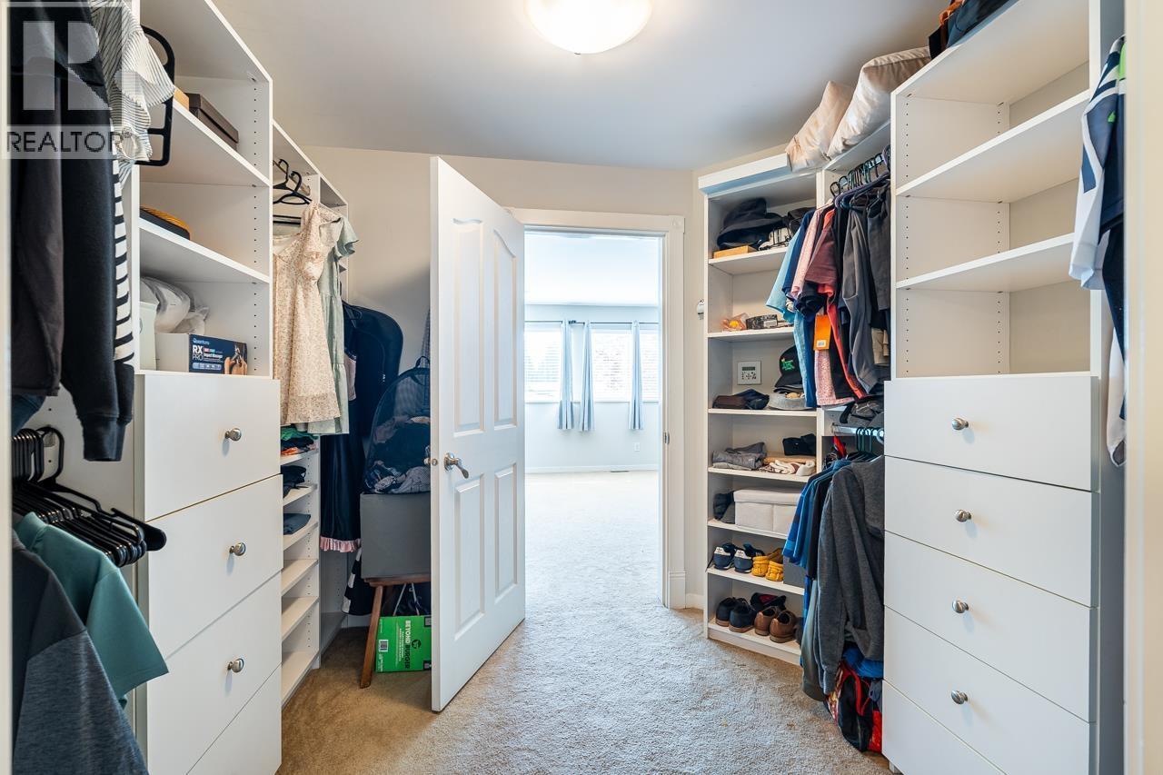 2419 Oranda Avenue, Coquitlam, BC - Indoor With Storage