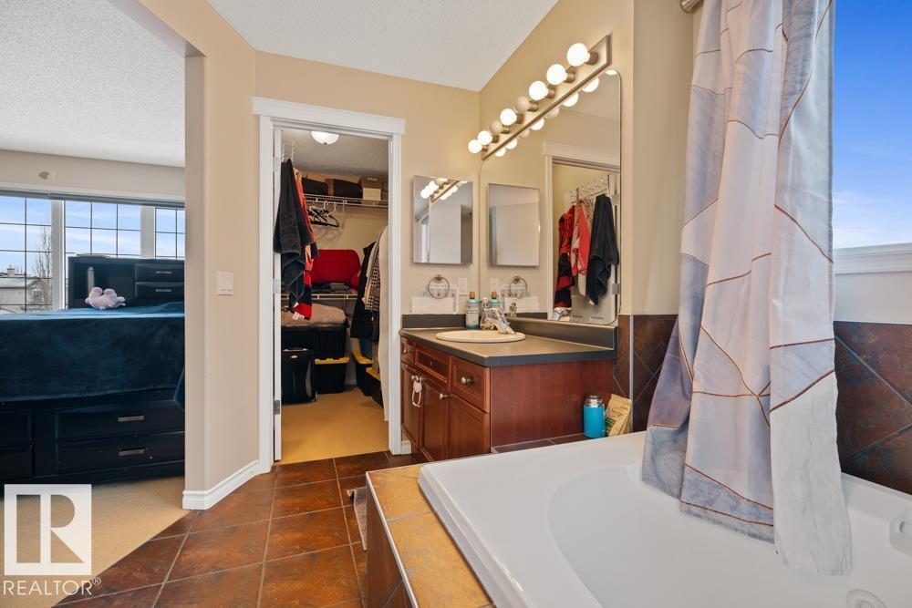 89 Erin Ridge Dr, St. Albert, AB - Indoor Photo Showing Bathroom