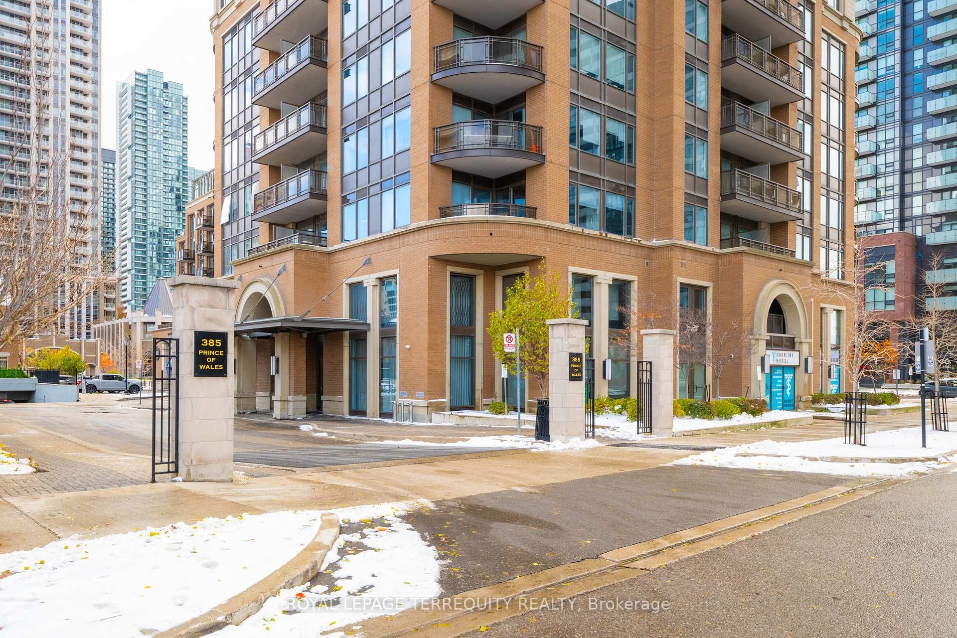 406-385 Prince Of Wales Drive, Mississauga, ON - Outdoor With Balcony With Facade