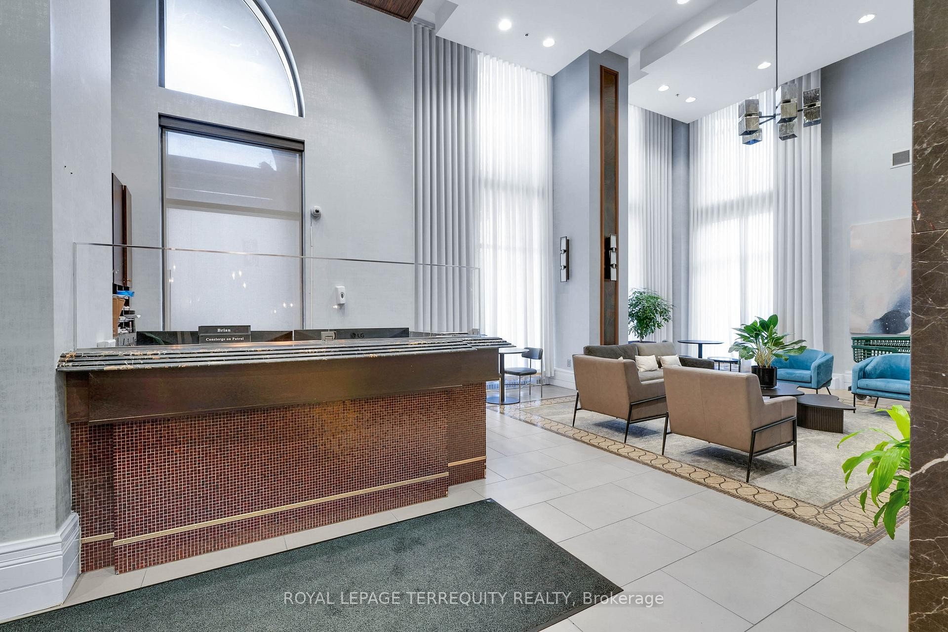 406-385 Prince Of Wales Drive, Mississauga, ON - Indoor Photo Showing Other Room