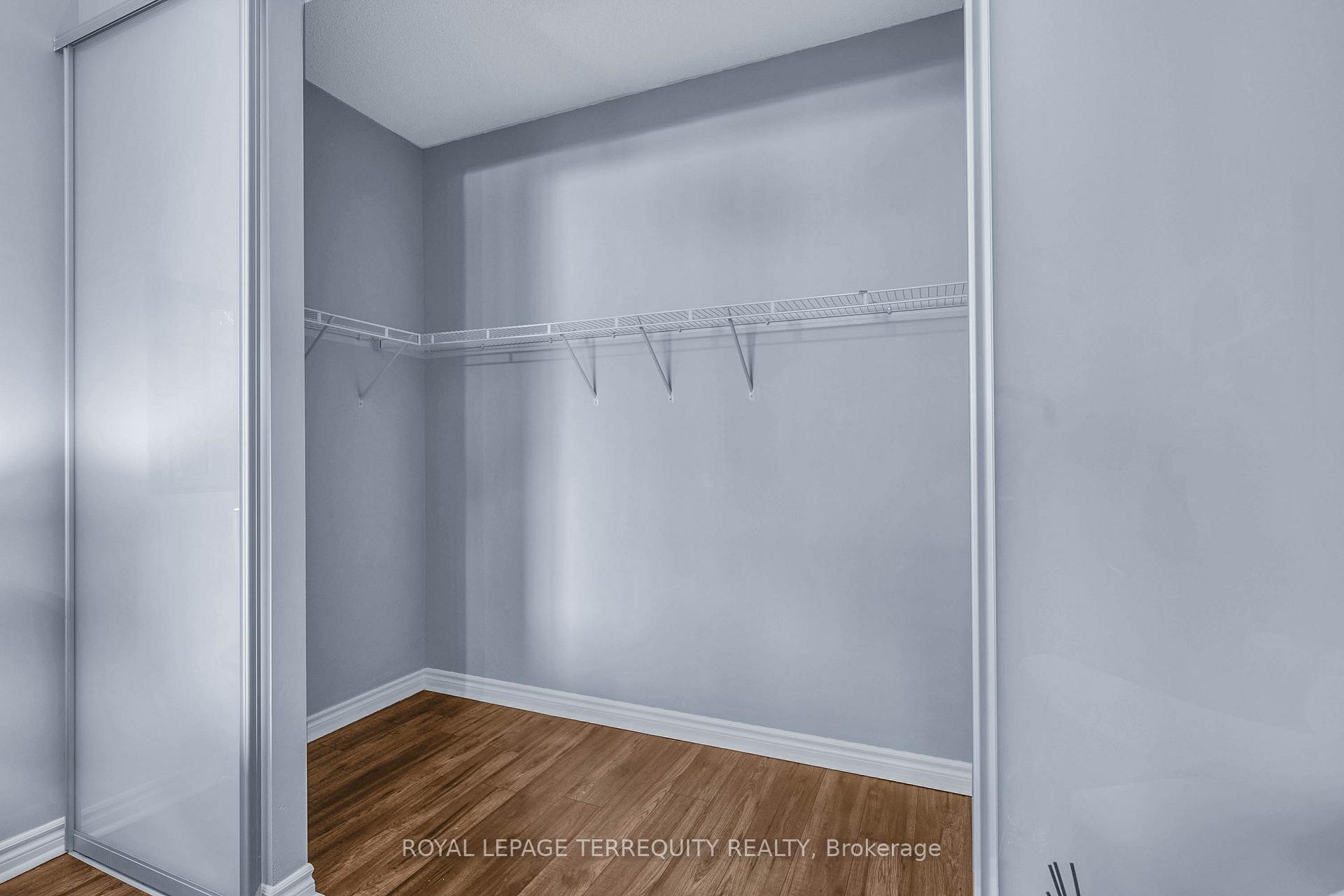 406-385 Prince Of Wales Drive, Mississauga, ON - Indoor