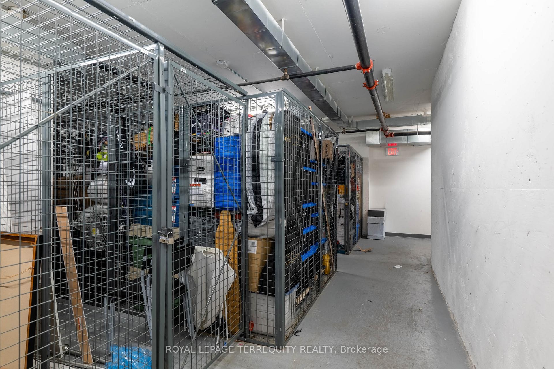 406-385 Prince Of Wales Drive, Mississauga, ON - Indoor With Storage