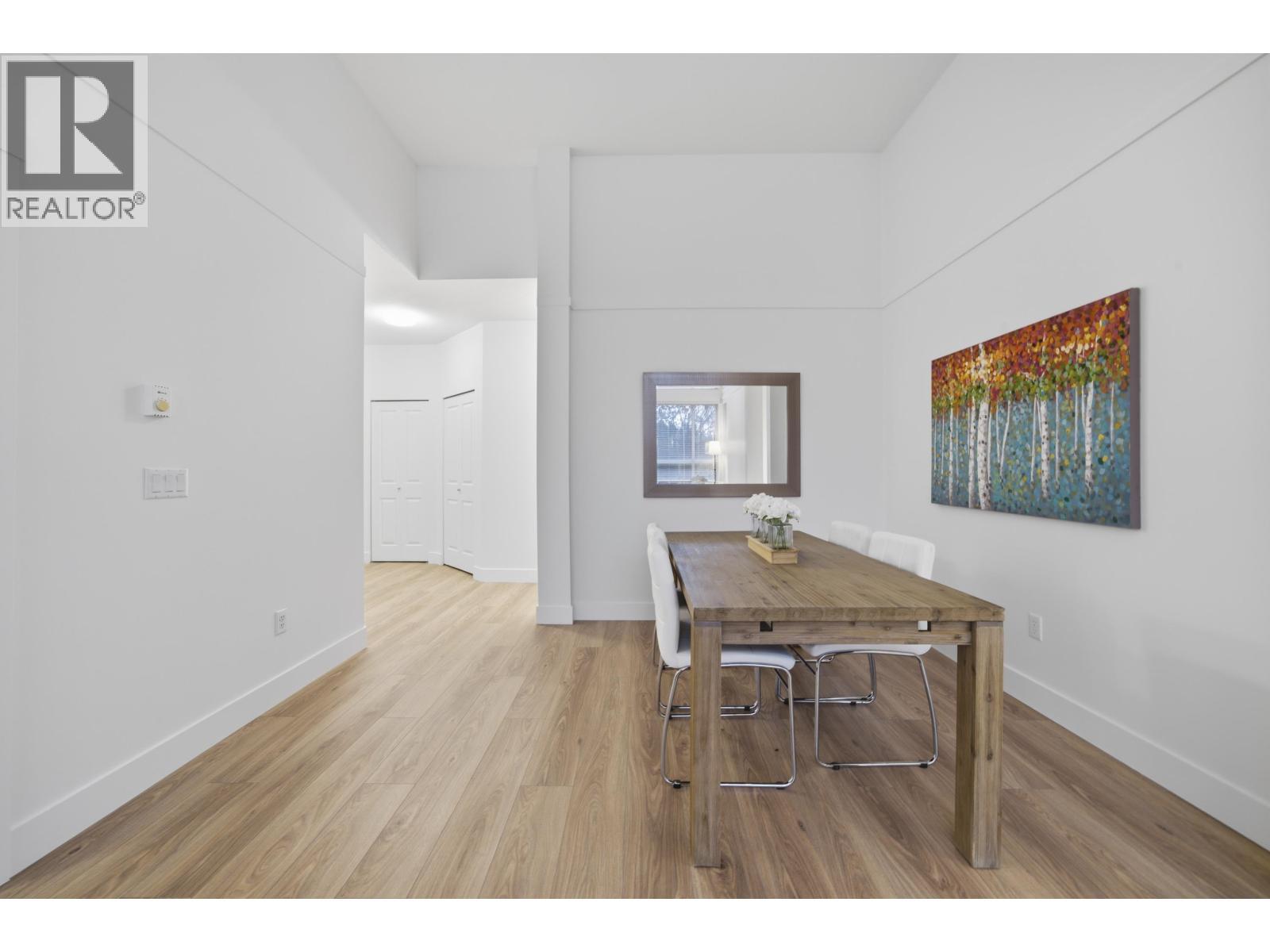114 3178 Dayanee Springs Boulevard, Coquitlam, BC - Indoor Photo Showing Dining Room
