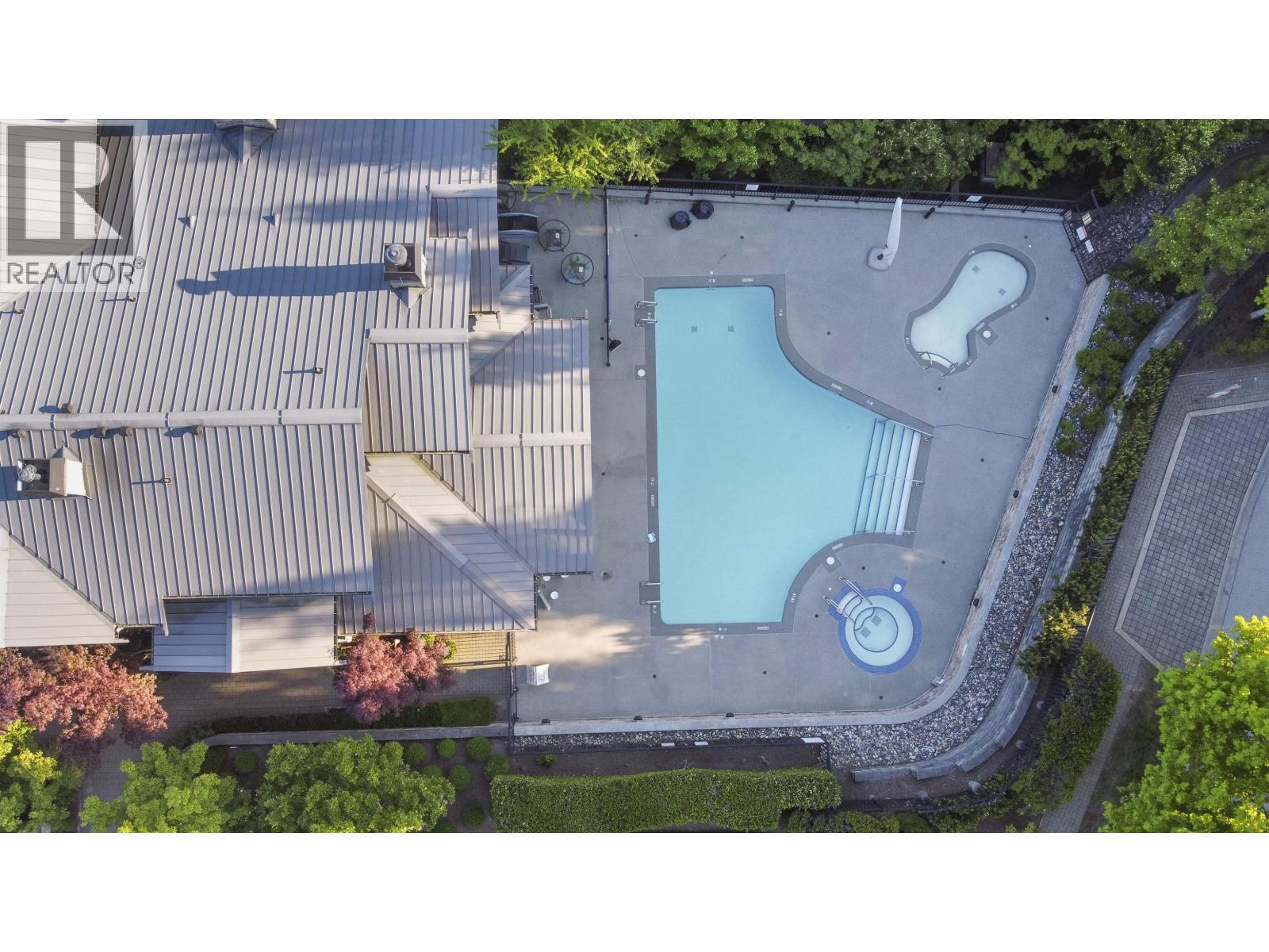 114 3178 Dayanee Springs Boulevard, Coquitlam, BC - Outdoor