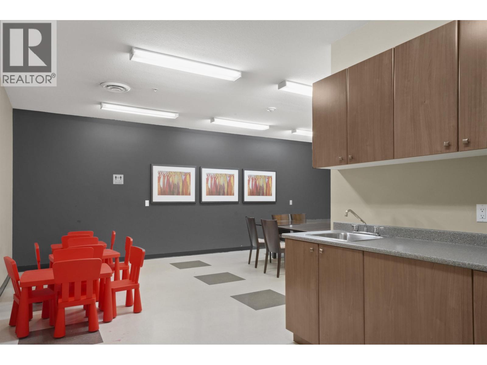 114 3178 Dayanee Springs Boulevard, Coquitlam, BC - Indoor