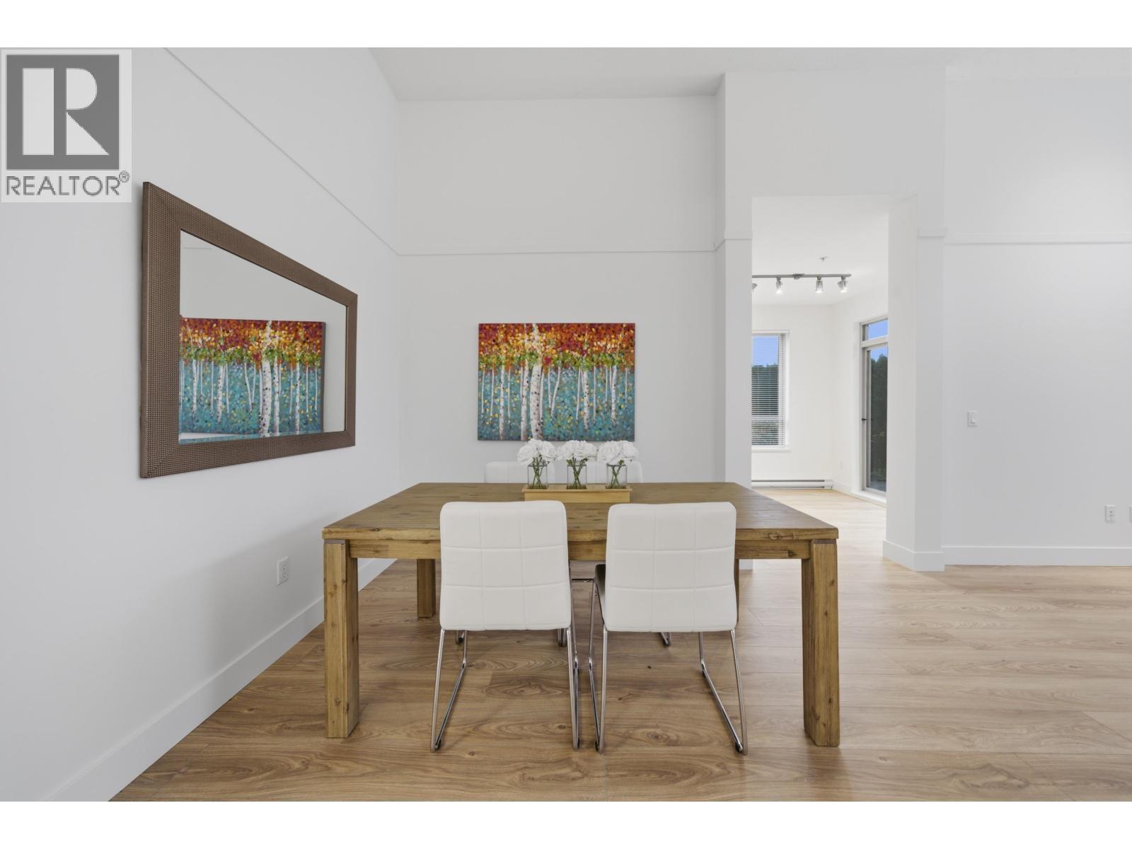 114 3178 Dayanee Springs Boulevard, Coquitlam, BC - Indoor Photo Showing Dining Room