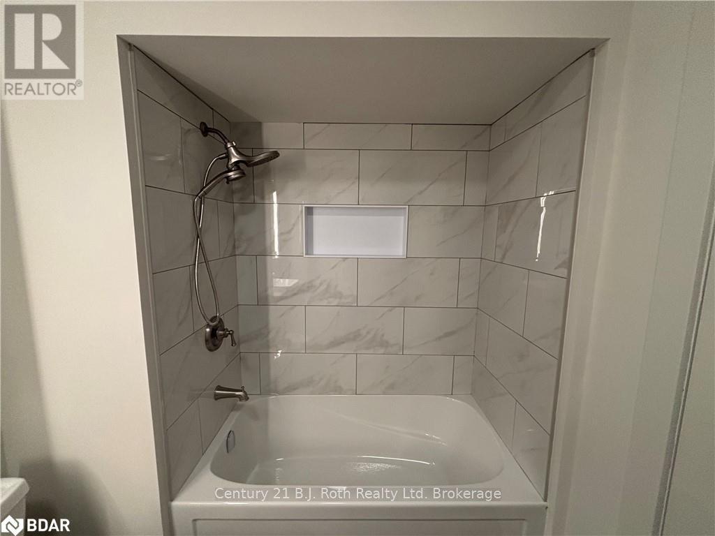 287 Barrie Street, Essa, ON - Indoor Photo Showing Bathroom