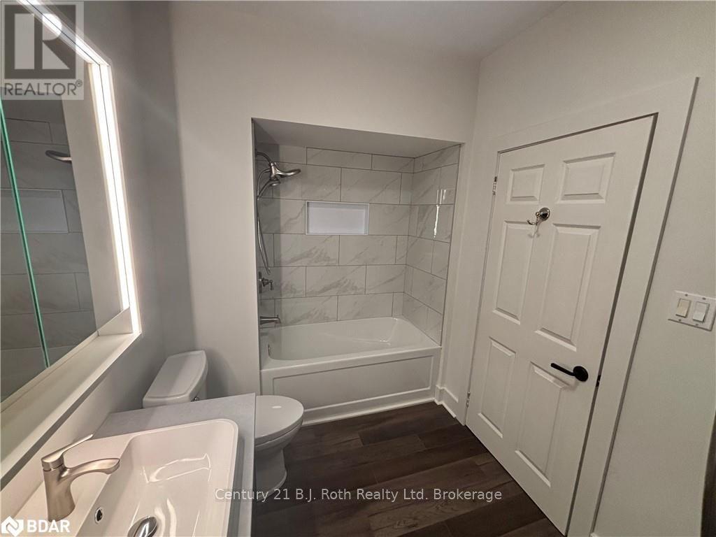 287 Barrie Street, Essa, ON - Indoor Photo Showing Bathroom
