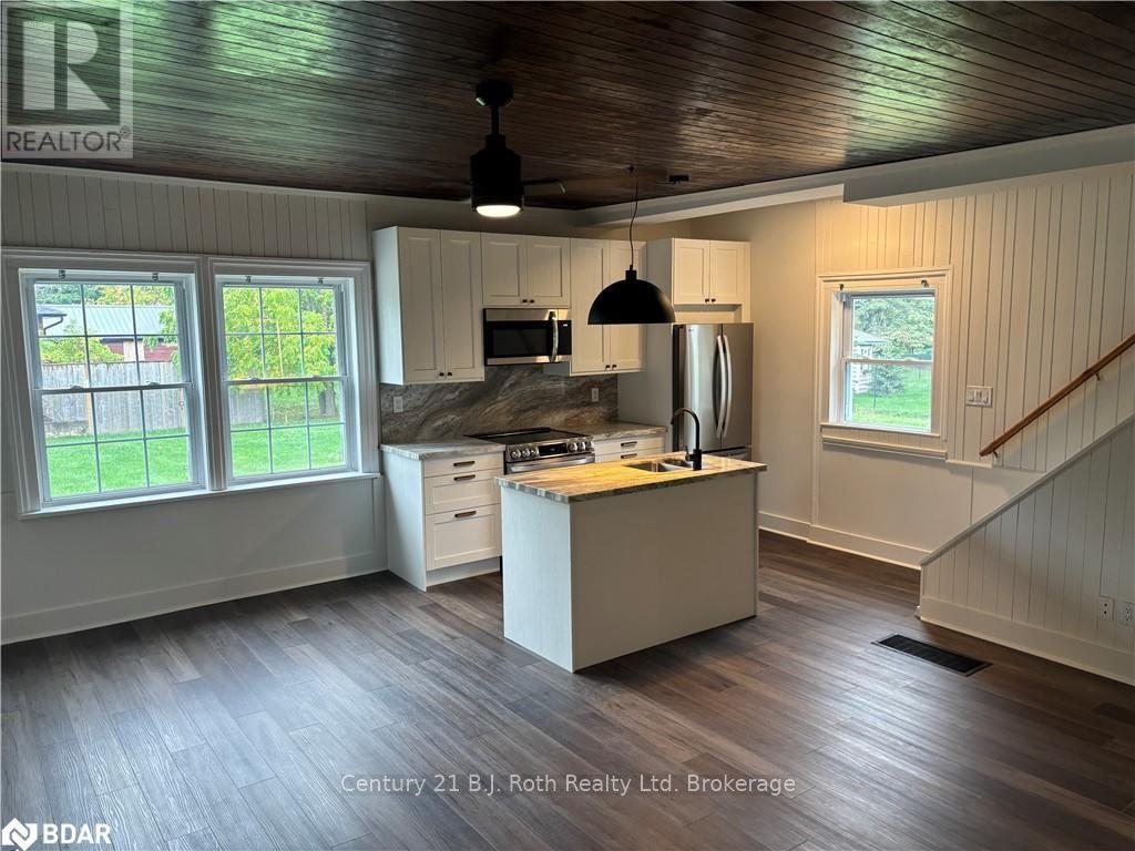 287 Barrie Street, Essa, ON - Indoor Photo Showing Kitchen