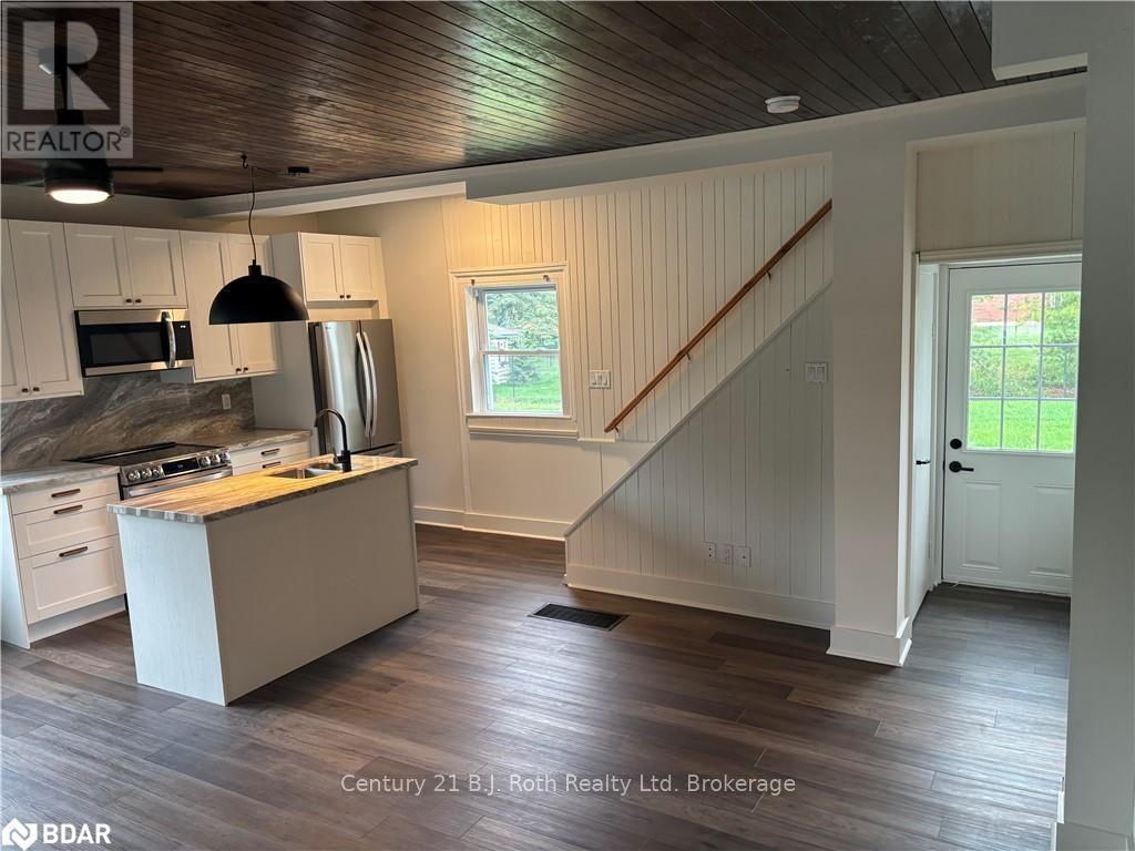 287 Barrie Street, Essa, ON - Indoor Photo Showing Kitchen