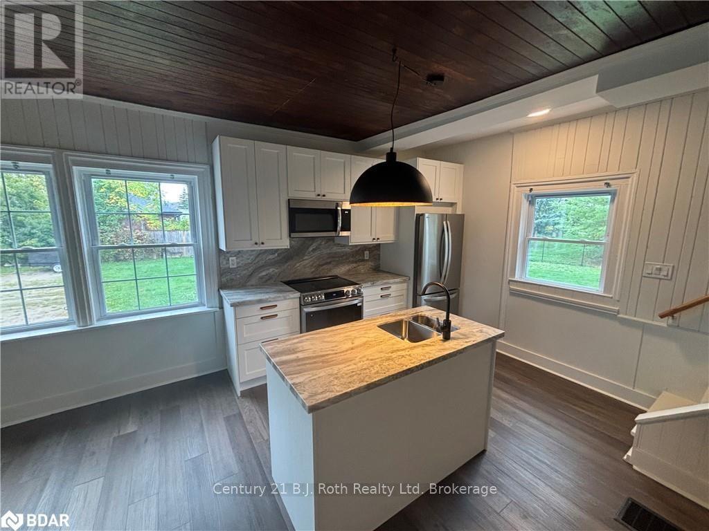 287 Barrie Street, Essa, ON - Indoor Photo Showing Kitchen With Double Sink