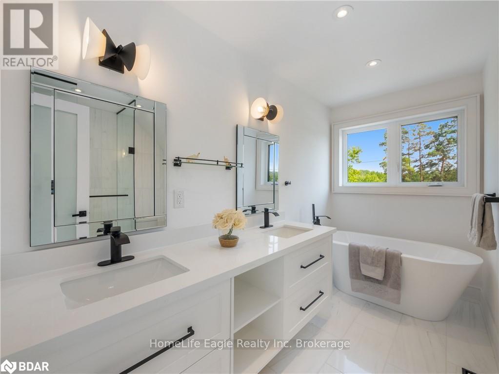 1242 Killarney Beach Road, Innisfil, ON - Indoor Photo Showing Bathroom