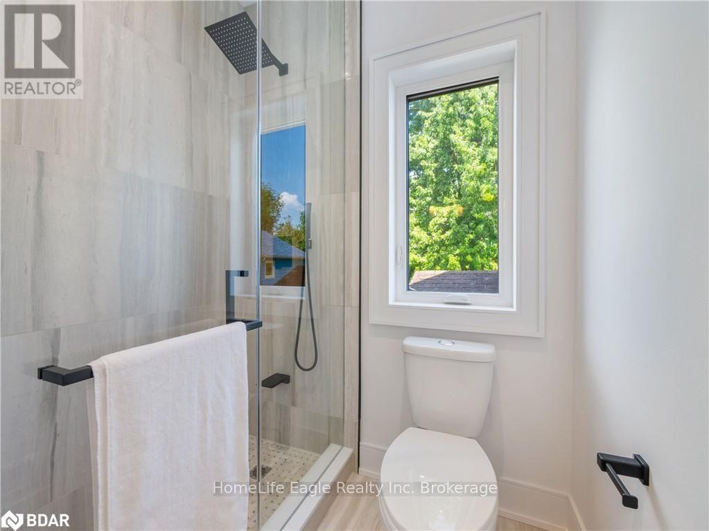 1242 Killarney Beach Road, Innisfil, ON - Indoor Photo Showing Bathroom