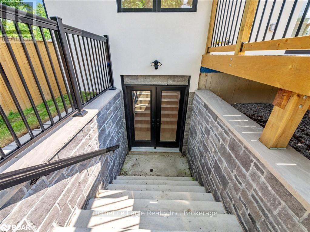 1242 Killarney Beach Road, Innisfil, ON - Outdoor With Exterior