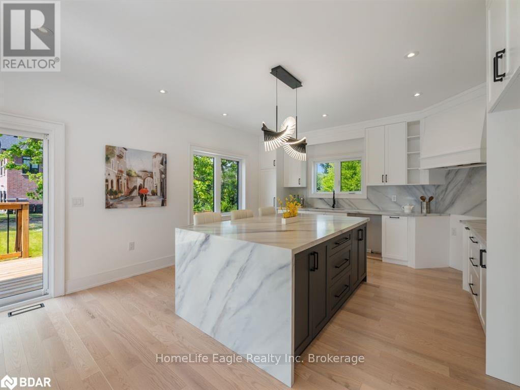 1242 Killarney Beach Road, Innisfil, ON - Indoor Photo Showing Kitchen