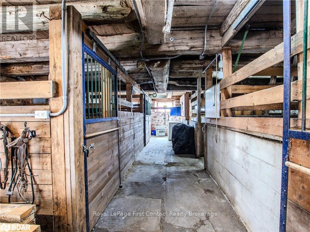 2041 Flos Rd Four Road W, Springwater, ON - Indoor Photo Showing Other Room