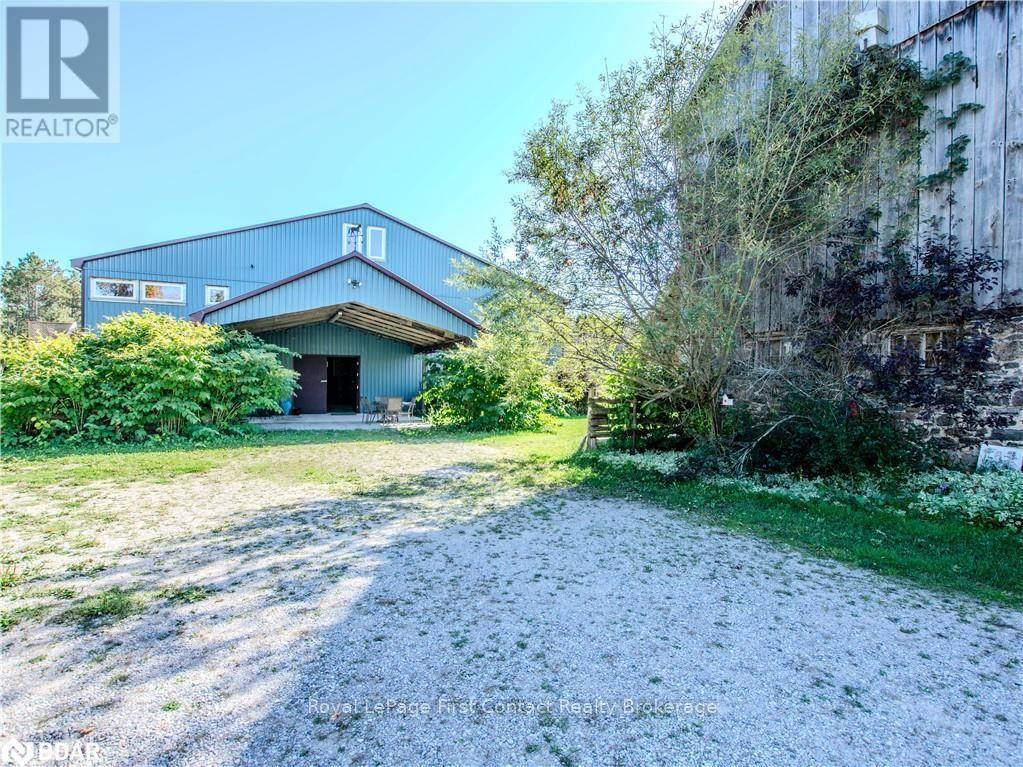 2041 Flos Rd Four Road W, Springwater, ON - Outdoor