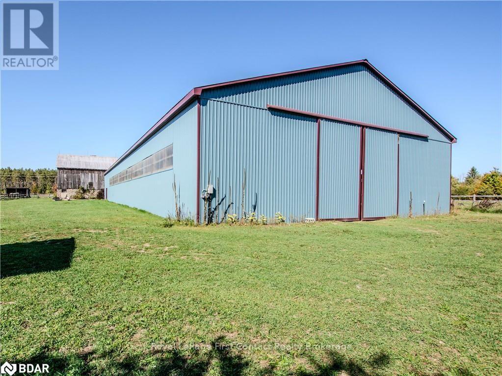 2041 Flos Rd Four Road W, Springwater, ON - Outdoor