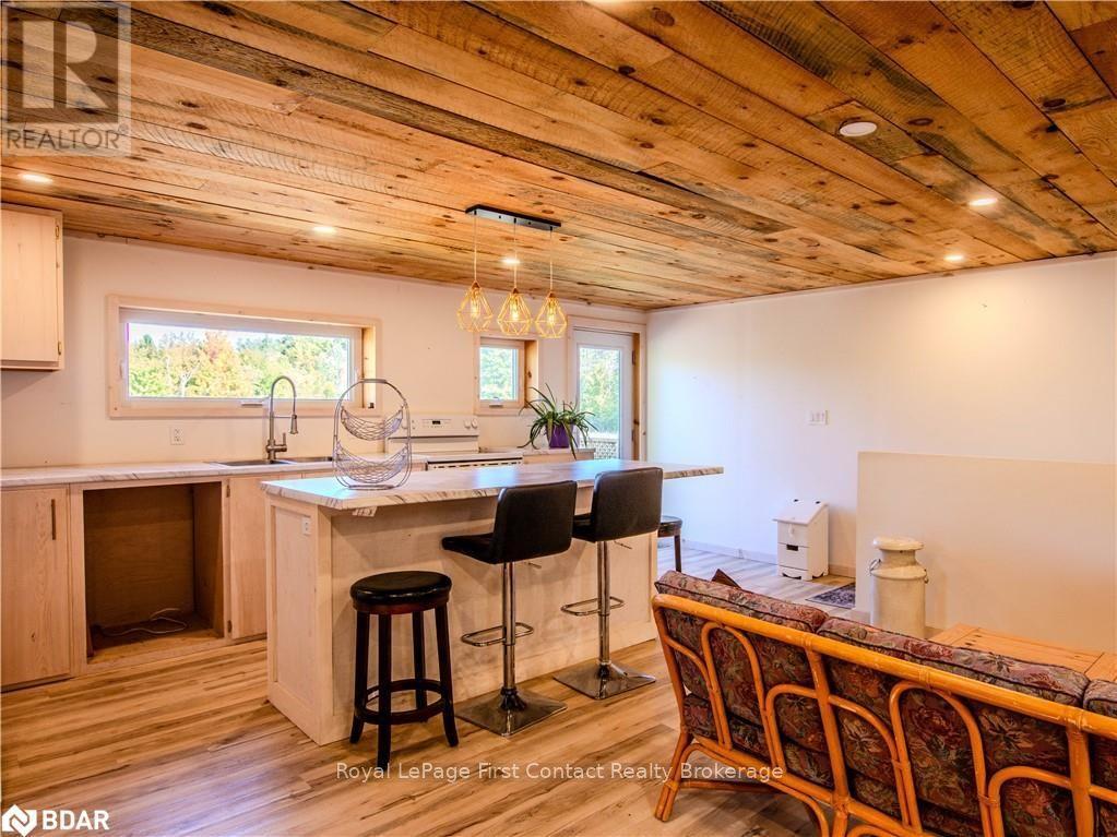 2041 Flos Rd Four Road W, Springwater, ON - Indoor Photo Showing Kitchen