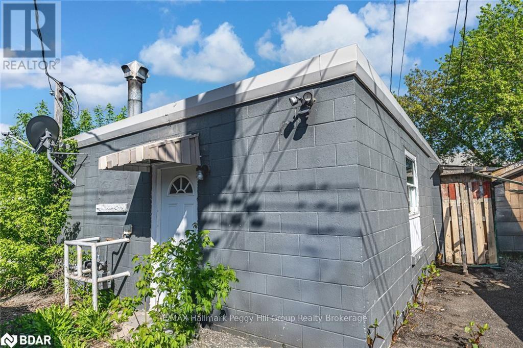 27 Queen Street West, Springwater, ON