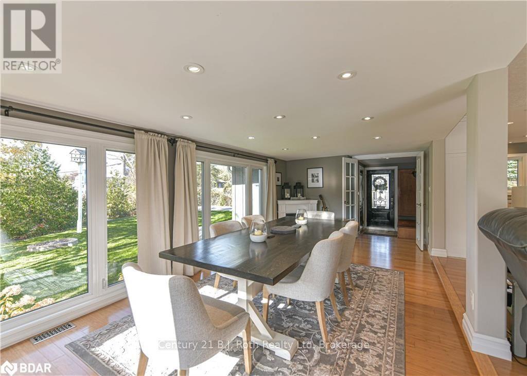 8222 County Rd 169 Road, Severn, ON - Indoor Photo Showing Dining Room